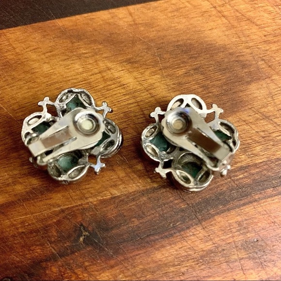 Vintage 1970s Simulated Turquoise In Pewter Clip on Earrings - Picture 4 of 7